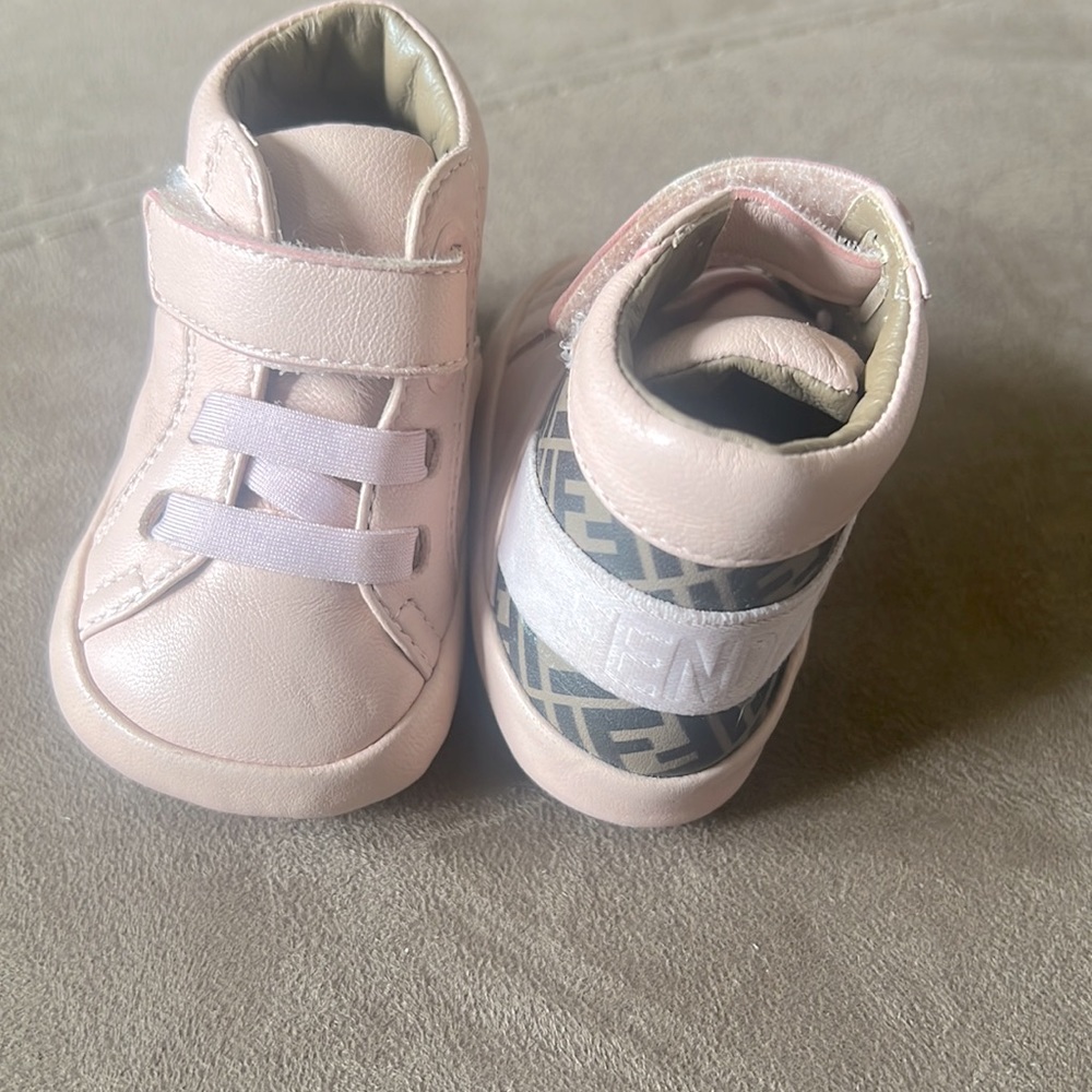 Fendi baby pink shoes sz1